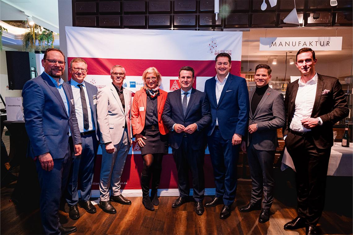 Gruppenbild des Parlamentarischen Abends